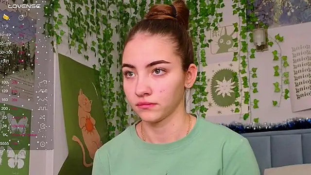 Fit_Brunette_ live sex cam