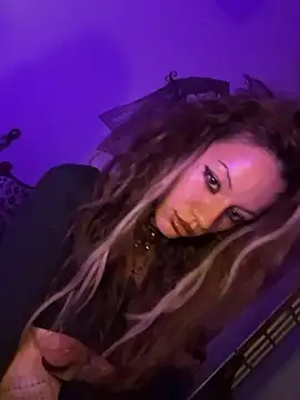 luxxylola's cam snapshot