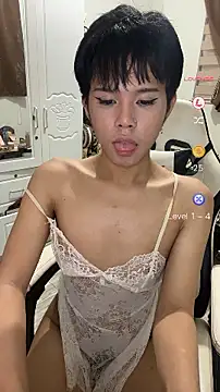 Plaxtique live sex cam