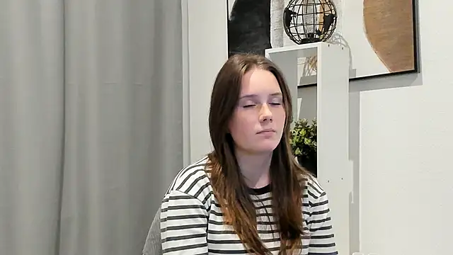 GenevieNyreen's cam snapshot