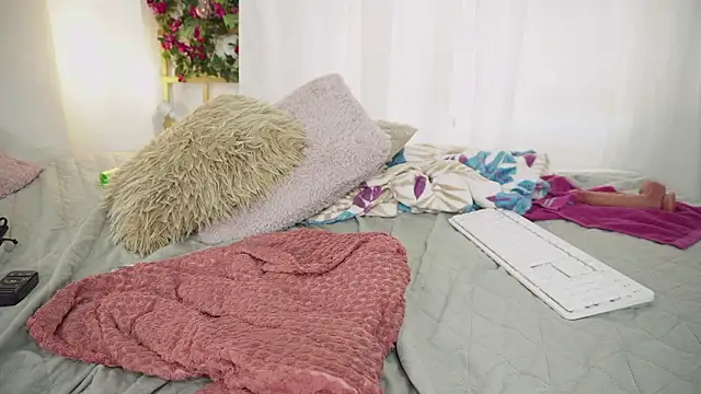 MissNaughtyClass's cam snapshot