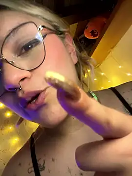 Sophia_Weest99's cam snapshot