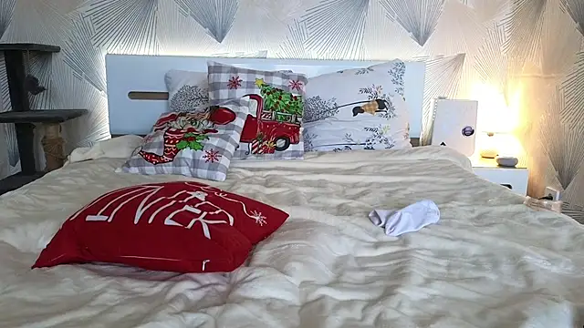 BelleWild's cam snapshot