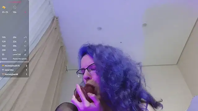 AuraLaunni's cam snapshot