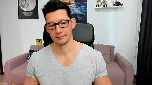 BrutusK08 live sex cam