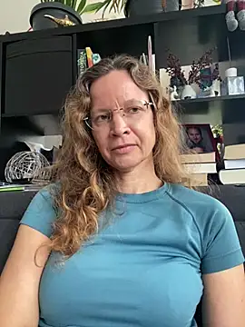 AnnikaRose live sex cam