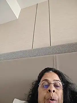 NakedMILFx's cam snapshot