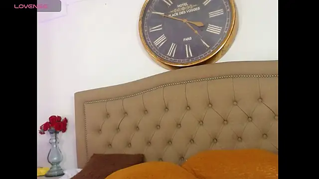 Adara_Ferrara live sex cam