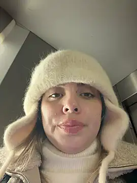 Alirawrz live sex cam