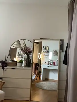 Petite_minette30 live sex cam