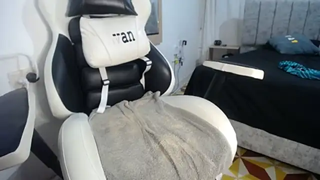 Valerioe live sex cam