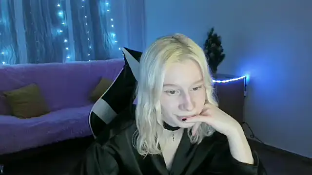 EnigmaSee live sex cam