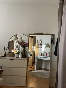 Petite_minette30 live sex cam