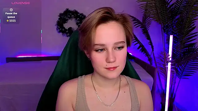 Ellie_Heavenly's cam snapshot