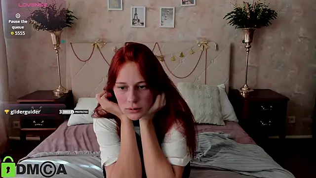 Lily_Viola's cam snapshot