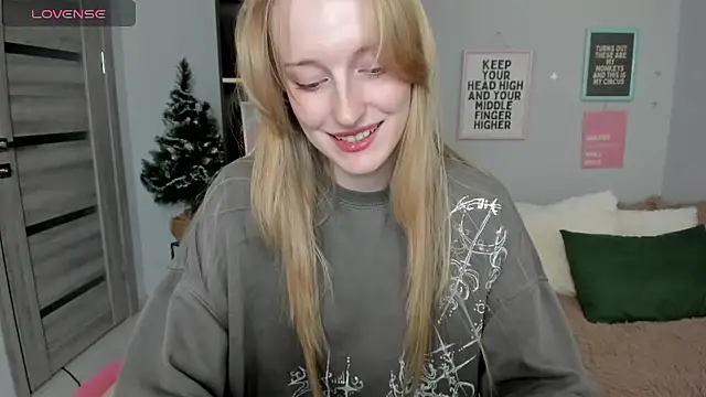 Cinnabonnn_'s cam snapshot