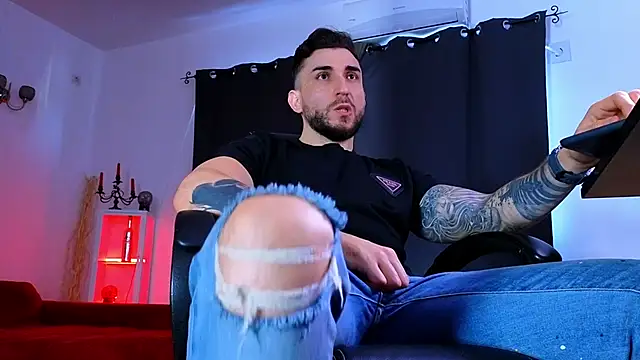 MightyAaron66's cam snapshot