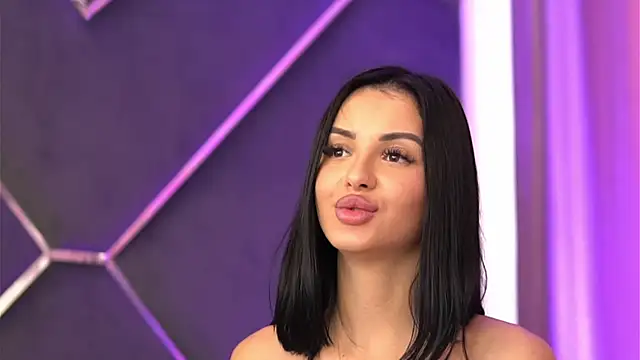 LilaRoses live sex cam