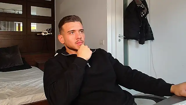 ElijahThorne's cam snapshot