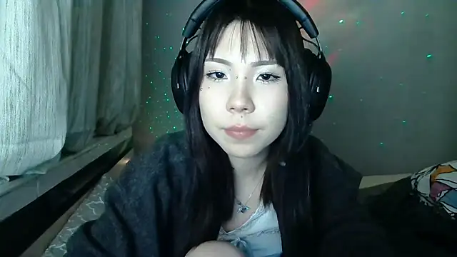 AprilOnilll live sex cam