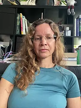 AnnikaRose live sex cam