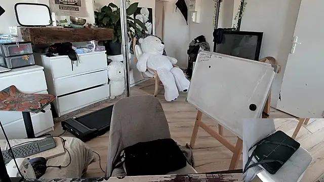 CeriseLapine live sex cam