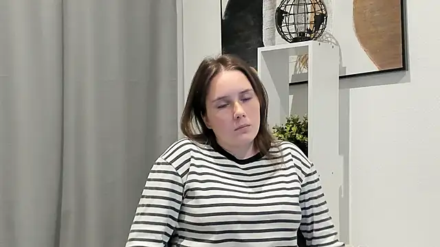 GenevieNyreen's cam snapshot