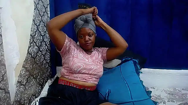 DarkBeauty33 live sex cam