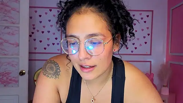 tamara_brown_t's cam snapshot