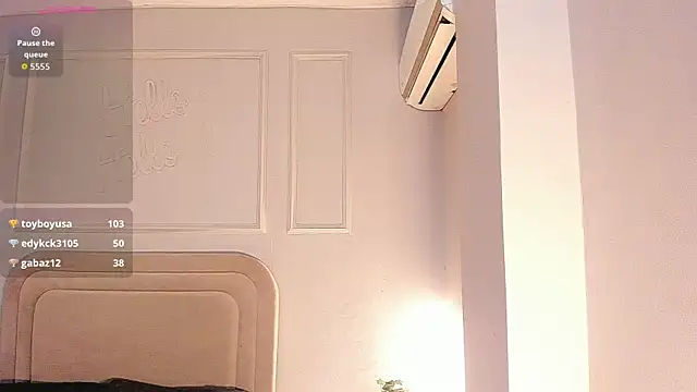 Meeganfoox's cam snapshot