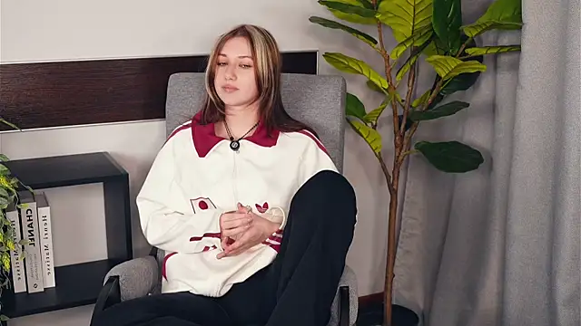 LeoneRone's cam snapshot