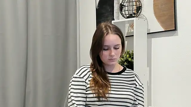 GenevieNyreen's cam snapshot