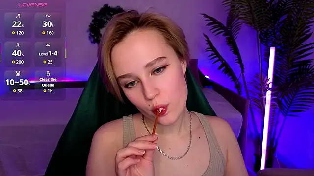 Ellie_Heavenly's cam snapshot