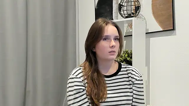 GenevieNyreen's cam snapshot