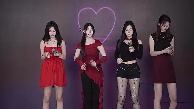 XOXO_2026's cam snapshot