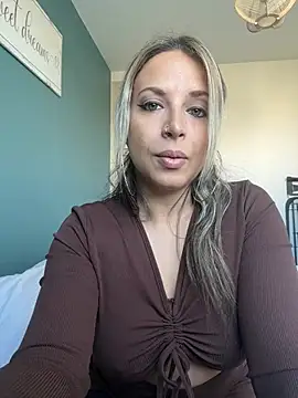 AnissaHale live sex cam