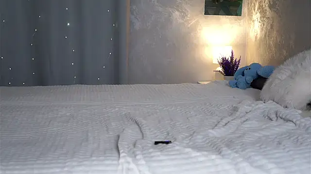 EleneButton's cam snapshot