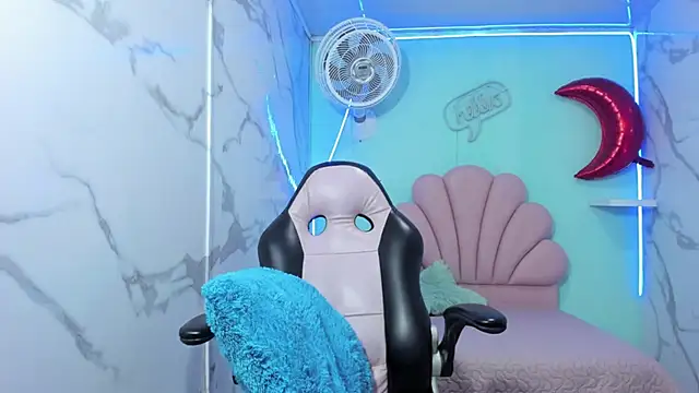 nicol_ross19's cam snapshot