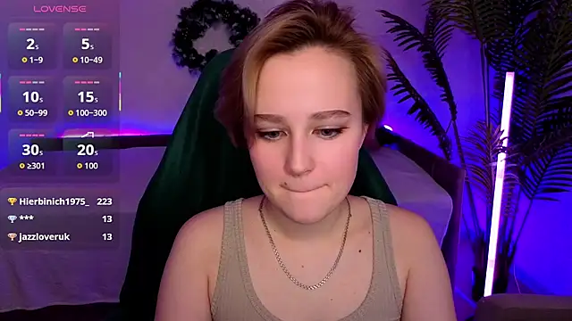 Ellie_Heavenly's cam snapshot