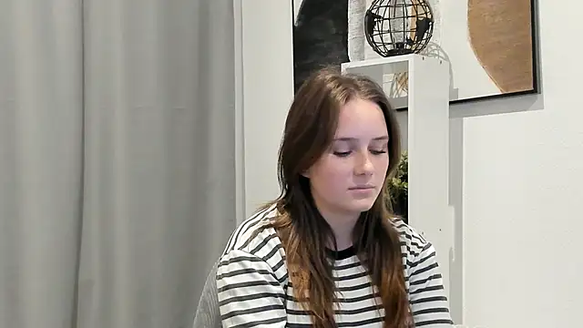 GenevieNyreen's cam snapshot