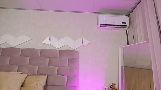 AnitaKariri live sex cam