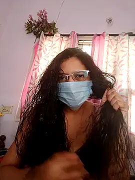 thanusi_2's cam snapshot