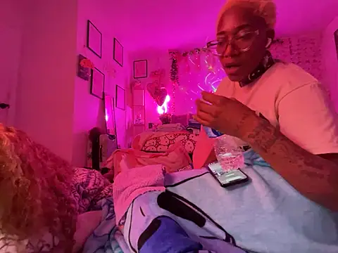 VixenCapri live sex cam