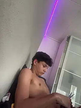 OnlyTyroone live sex cam