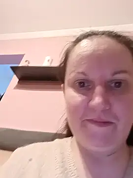 BustyLadyAlma live sex cam