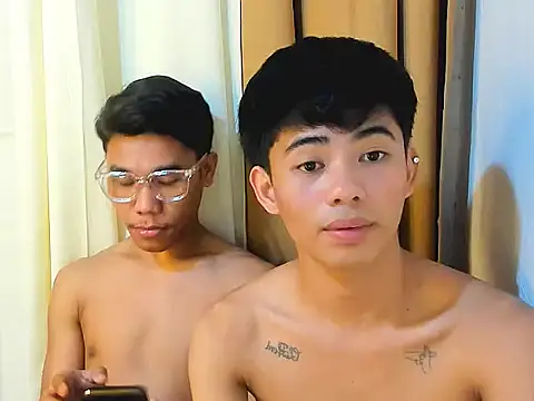 boynextdoor4uX live sex cam