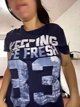 valepradaoficial's cam snapshot