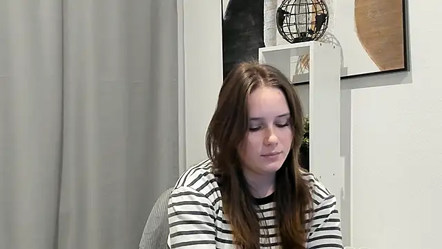 GenevieNyreen's cam snapshot