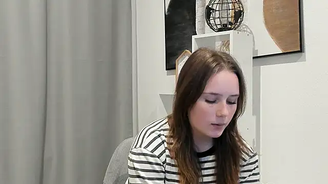 GenevieNyreen's cam snapshot