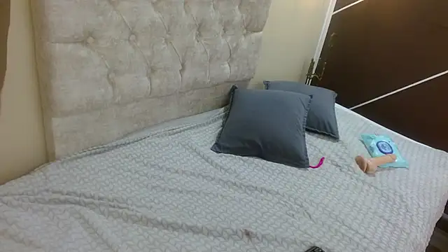 LiaMonroee_ live sex cam